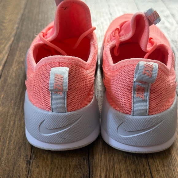 NIKE Ashin Modern Youth Size 5.5Y Pink Metallic Silver Running/Casual - Picture 3 of 6